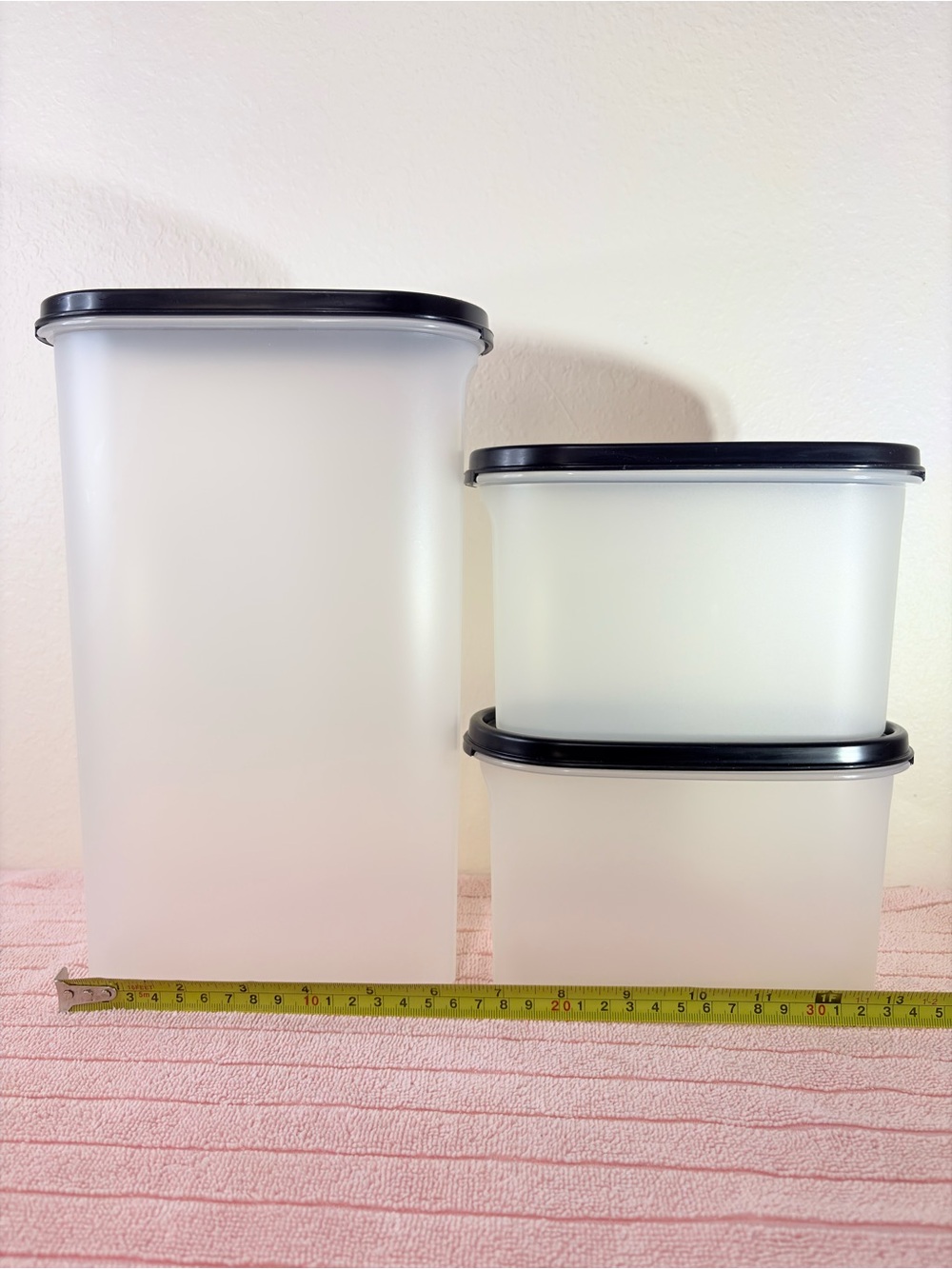 Set of 3 Modular Mates container.             (2oval 4 1/2”H). (1 oval 11 1/4”H)